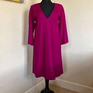 Diane von Furstenburg Magenta Wool Shift Dress. 3/4 Sleeve Length Flare Sleeves